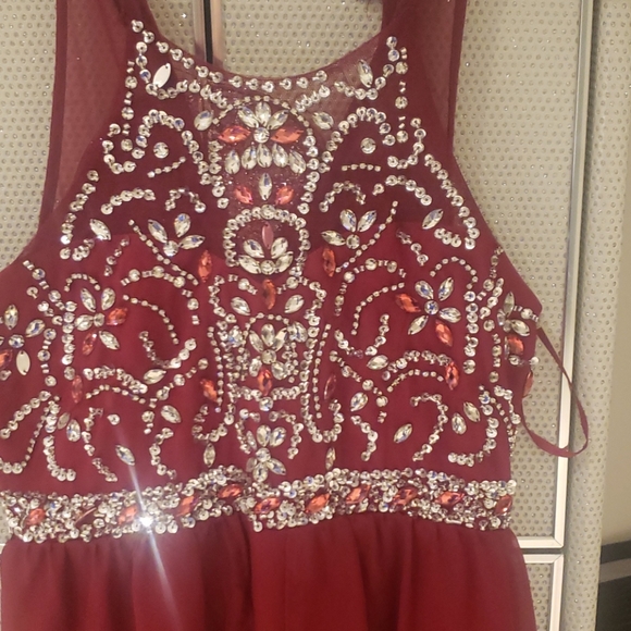 Red dress - Picture 2 of 4